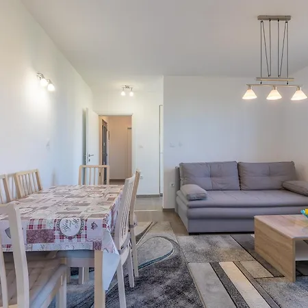 Ana Apartamento *