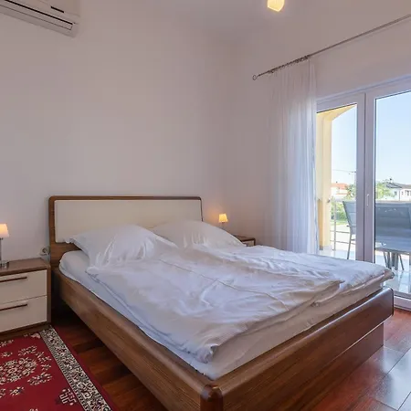 Ana Apartamento